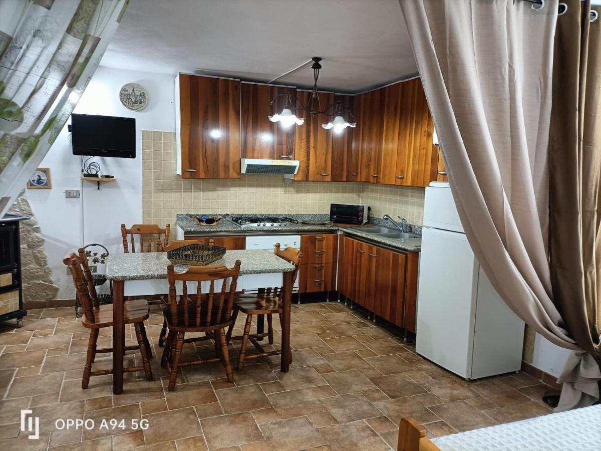 אמנדולארה La Taverna Di Angela מראה חיצוני תמונה